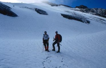 un momento di pausa a quota 2550 m. in Val Cerviera (13-6-1999)