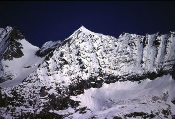 Becca di Guin (Grandes Murailles) dalla parte alta della Comba d'Oren (28-10-2000)