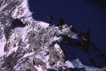 inizia la discesa, il tratto di misto sotto la cima (21-1-2001)