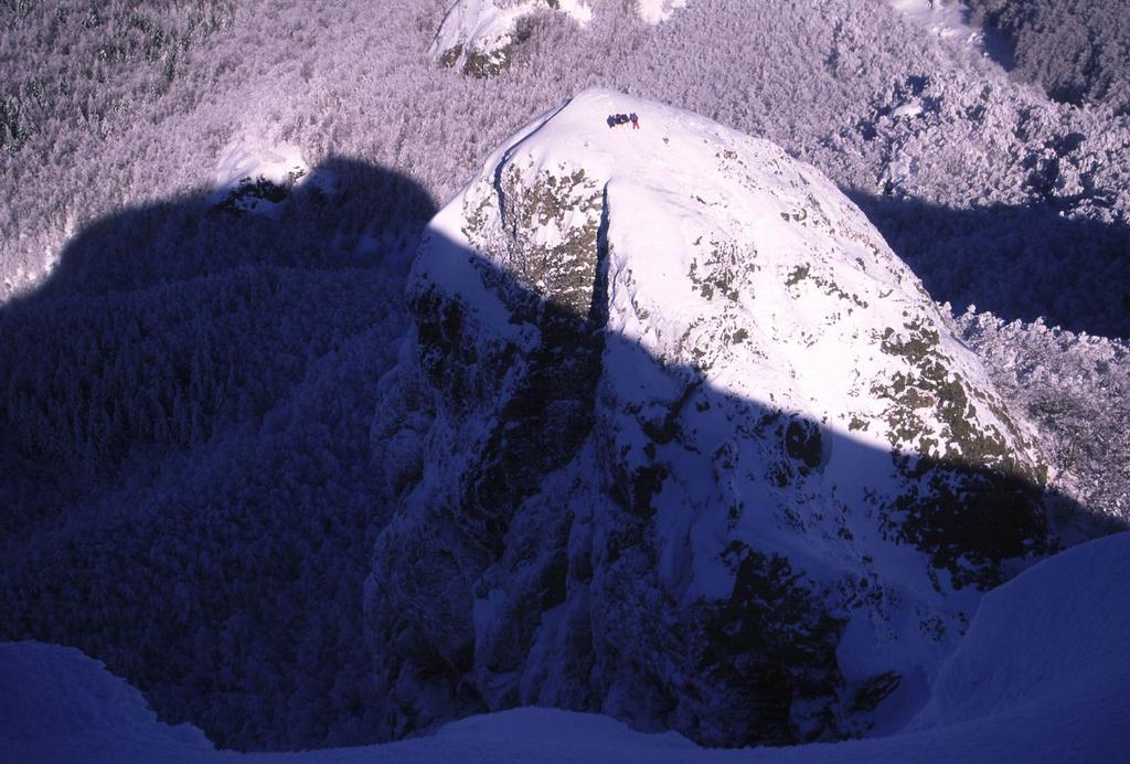 panorami dalla cima : il Monte Pennino (28-1-2001)