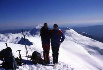 Gianni e Stelvio in vetta al Monte Giovo (11-2-2001)