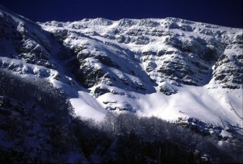 una bella visuale ravvicinata sul versante Nord del Monte Giovo (11-2-2001)