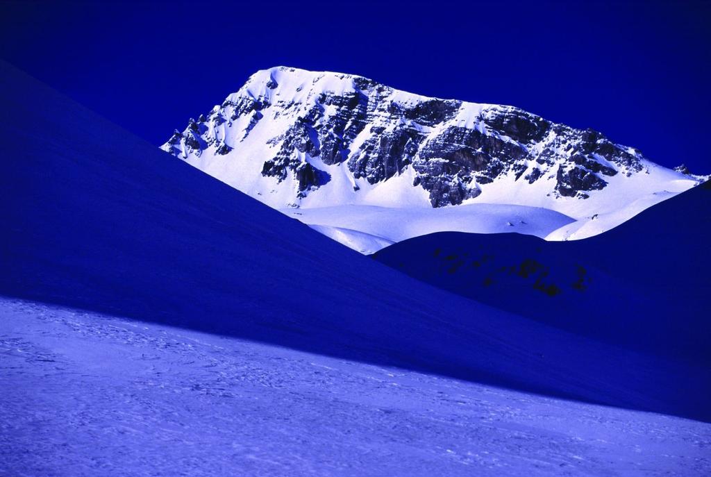 il Monte Sautron visto dal Vallone di Stroppia (22-4-2001)
