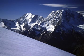 panorami dalla cima : Weissmies (a sinistra) e Fletschorn (a destra) (14-10-2001)