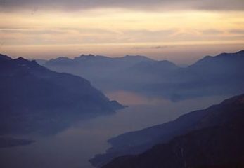 Salendo sul M. Duria, il lago di Como e il promontorio di Bellagio