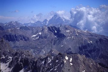 panorami dalla cima : il Gruppo del Monviso (24-6-2002)