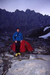Stelvio e la tenda appena montata vicino al Lac de l'Etoile (23-6-2002)