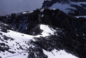panorami dalla cima : il Bivacco Orobica (19-8-2002)