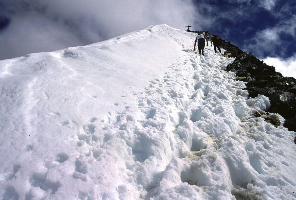 il tratto finale della cresta SO verso la cima (23-8-2002)