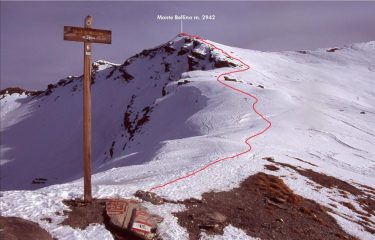l'itinerario seguito per la vetta, visto dal Colle di Bellino (28-11-2004)