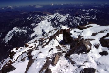 la cresta finale che porta in vetta all'Aconcagua (19-1-2005)