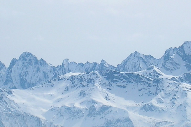 Il panorama verso il Monviso dalla cima del Vandalino.
