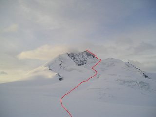 ghiacciaio di mellich  con l'itinerario che sale verso la sattel e a sin. la punta