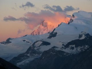 le prime luci del sole sulla parete Est del Monte Rosa (20-7-2008)