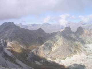 Dalla vetta del Chersogno, Rocca La Marchisa in primo piano, Mongioia e Salza sullo sfondo