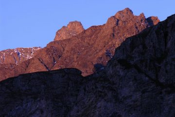 le prime luci del sole sul Roc della Niera (30-10-2005)