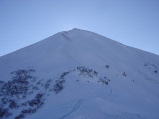 il ripido tratto terminale che conduce alla cima Nord del Monte Servatun  da quota 2115 m. ca