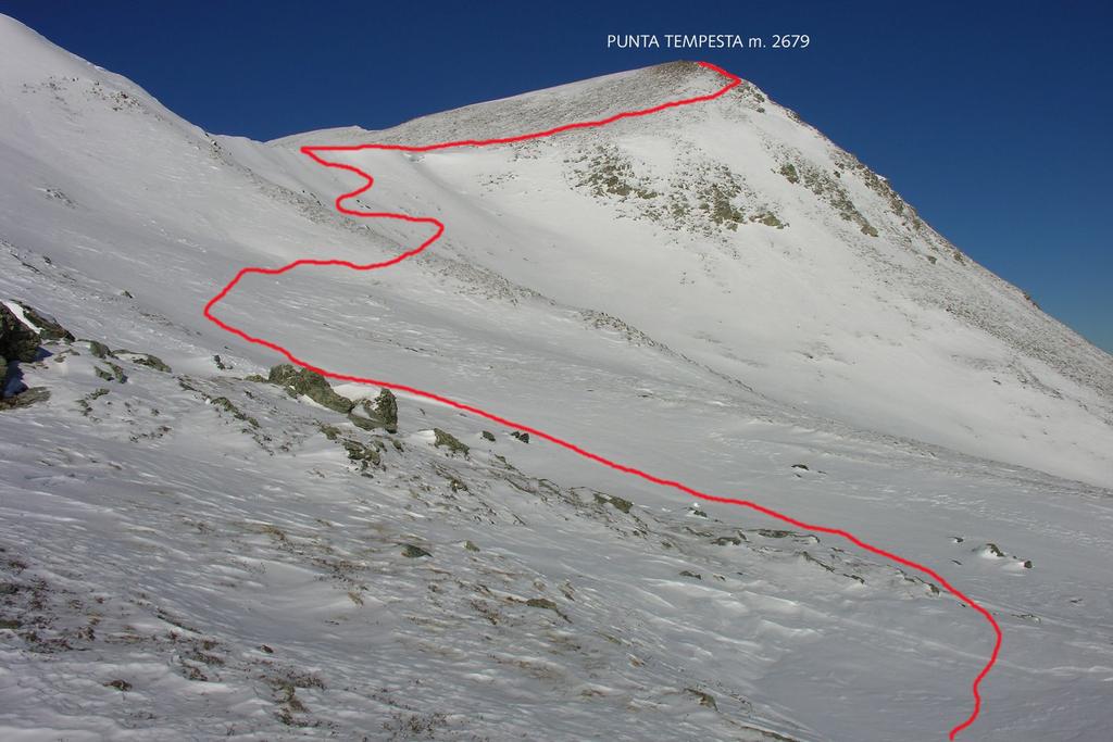 Punta Tempesta e percorso di salita vista dal dosso sopra il Colle Intersile (11-12-2005)
