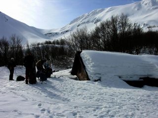 al Rifugio Rio Pascolo, sommerso dalla neve (26-3-2006) 