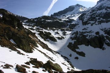 il vallone che porta verso il Monte Matto (24-4-2006)