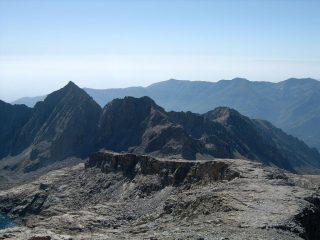 La slanciata figura del Monte Colombo, vista dalla quota 3055