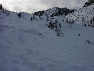 salendo verso il Passo della Sommetta, nella parte alta del Vallone della Sauma (21-1-2007)