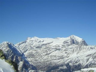 Salendo alla cima Verosso vista sul Breithorn e Monte Leone