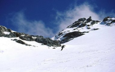 discesa sul Glacier du Ferrand verso il Colle dell'Agnello Sud 3160 m.