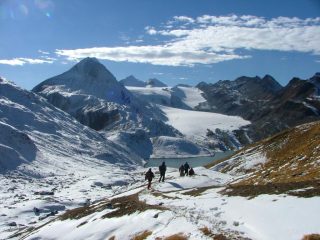 spettacolare panorama verso il ghiacciaio gliesgletscher e il blinnenhorn
