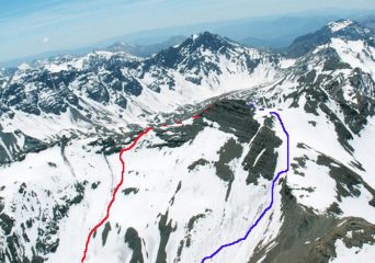 Traversata della Punta est di Neyzet, in rosso salita dal Col des Queyrettes, in blu discesa dal Col de l'Aiglière