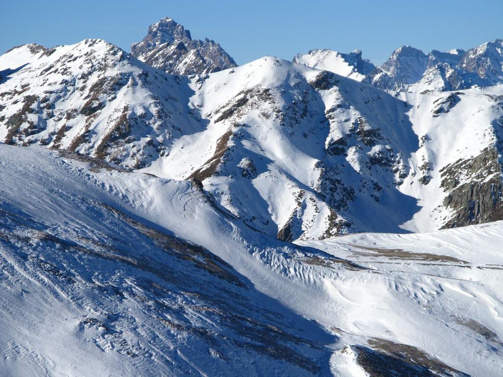panorami dalla cima : il Gruppo del Monte Oronaye (8-12-2007)