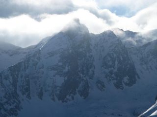 panorami dalla cima : la Rocca Rossa tra le nuvole (30-12-2007)