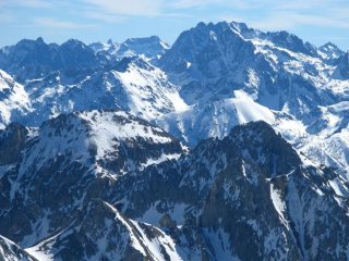 panorami osservati dalla cima : Alpi Marittime, gruppi dell'Oriol - Maledia - Gelas - Argentera, Matto e Brocan (da sinistra verso destra) (2-3-2008)