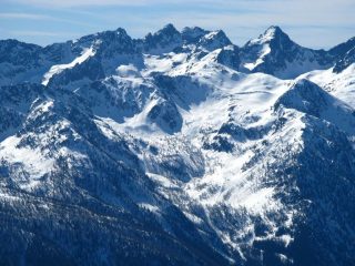 panorami osservati dalla cima : Alpi Marittime, dalla Punta Gioffredo al Becco Alto di Ischiator (da sinistra a destra) (2-3-2008)