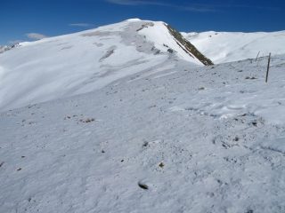 salendo lungo il facile crinale nevoso verso il Monte Pelvo (25-3-2008)