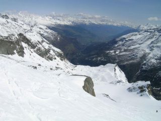 Discesa verso Planavl con Aosta  in lontananza