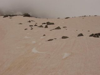 Gran sciata tra neve e sabbia