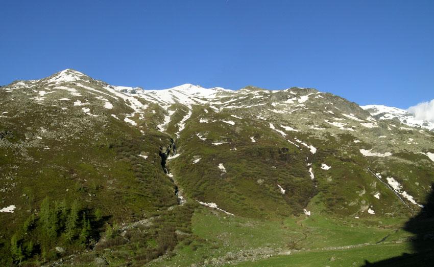 Grand'Alpe, il pendio compreso tra i 2 ruscelli dove s'inerpica il ripido sentiero