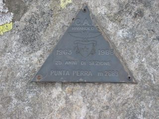 Il triangolino di vetta del CAI di Rivarolo Canavese