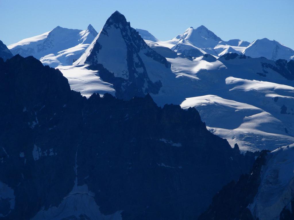 Panorami osservati dalla cima : Dent d'Herens e Gruppo del Monte Rosa