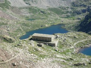 La caserma del Druos ai laghi di Valscura