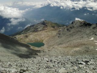 Il lago vicino al Rifugio, salendo in cima al Giusalet