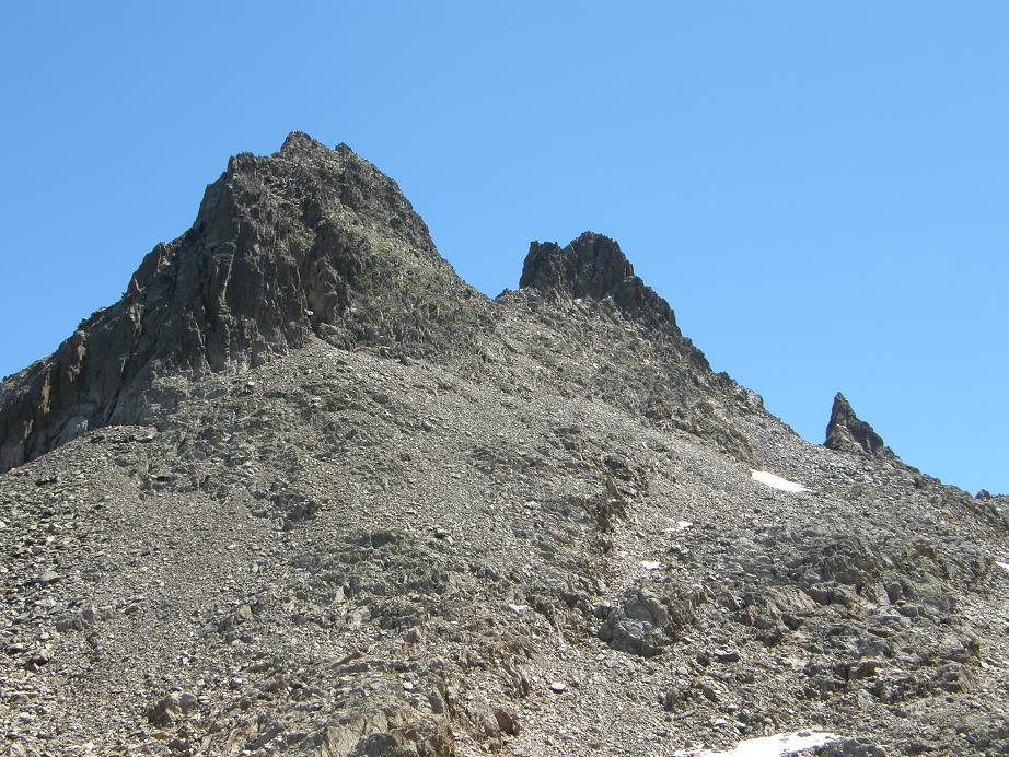 Le tre cime di Schiantalà viste dal Lago della Rocca Rossa