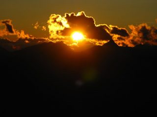 un bellissimo tramonto visto dalla Georgy Hutte