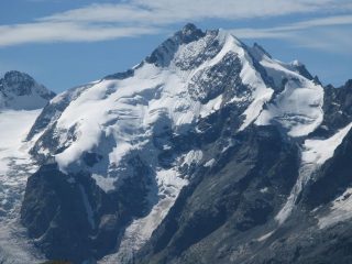 il Pizzo Bernina osservato dalla cima del Piz Languard