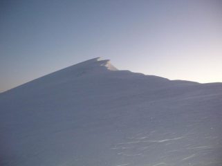 La cresta che dal Col Léche sale al Gran Pays (2726m).