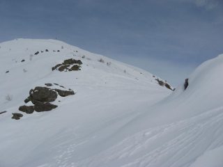 Vista della croce da poco oltre l'Alpe Colmetto