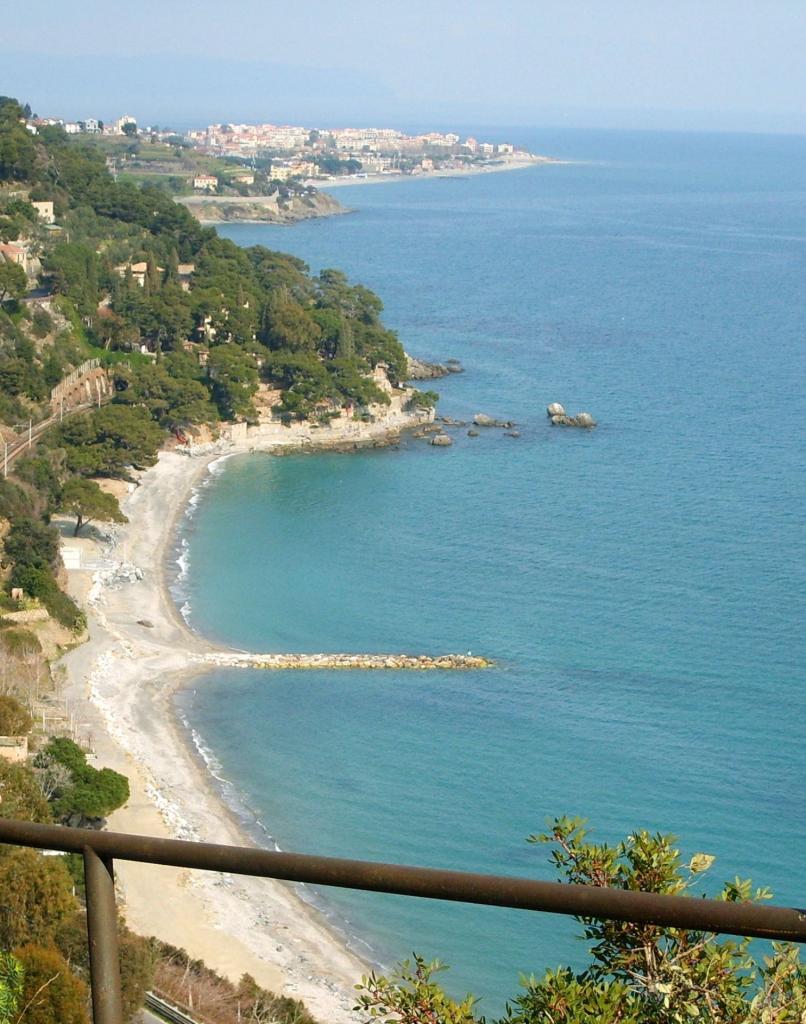 La costa verso Albenga