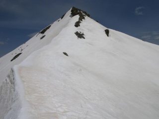la cresta nevosa finale vista dal Pas de la Cula (23-5-2009)