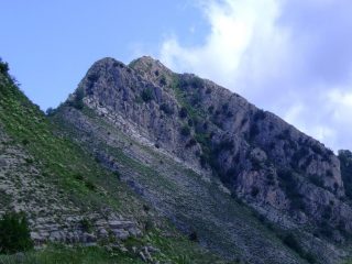 La punta vista da Roche du Trone 1178 m